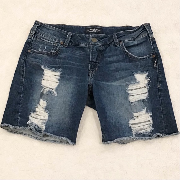 Silver Jeans 30 (US 8) Sam Bermuda Denim Jeans Shorts Women’s Distressed Cutoffs - Picture 1 of 9